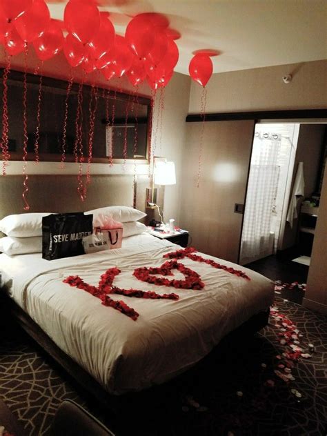 Romantic Decorating Hotel Room For Valentines Day To Surprise Your