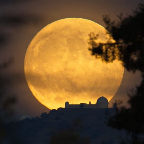 The Hunters Moon Is Here And Its Super Photos The Washington Post