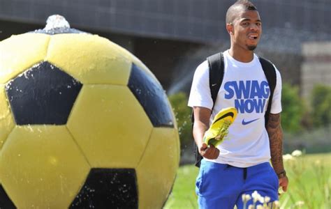 Bongani zungu is a south african professional footballer who plays as a midfielder for the south african national team and scottish club rangers bongani zungu. South African Soccer Players With Most Followers On ...