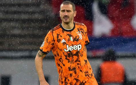 They're both clearly on the wane but after they got warmed up they just cleaned up, and his pure joy about simple clearances is infectious! Juventus, Pirlo aspetta Bonucci | Ecco i tempi di recupero