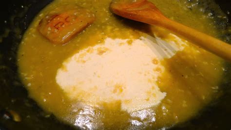 Heat the oil over medium heat in a medium sauce pan. newFOOD tuesdayz: White Wine Parmesan Cream Sauce