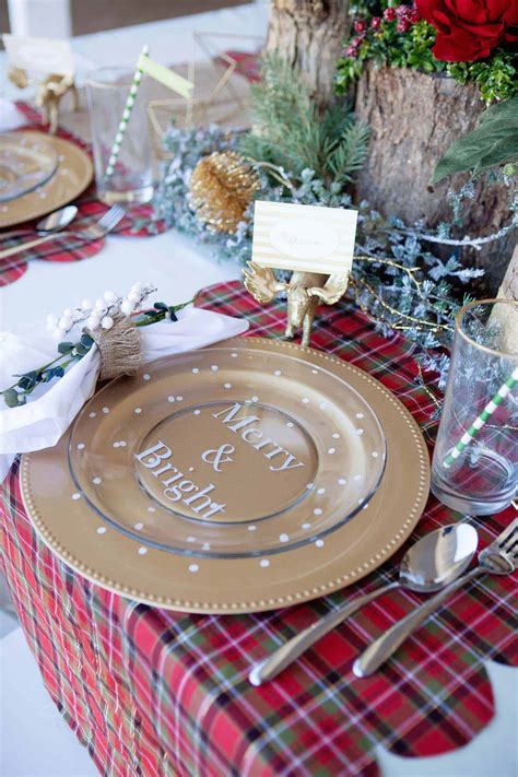 Resources related to christmas table decorations. 30+ Absolutely stunning ideas for Christmas table decorations