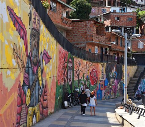Comuna 13 And Colombia Flower Farm Tour Medellin Day Tour Uncover