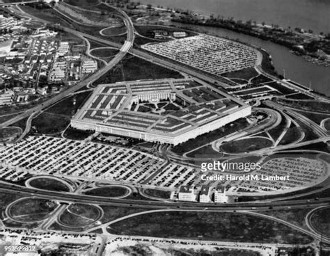The Pentagon Building Photos And Premium High Res Pictures Getty Images