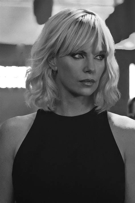 Фотографии P E R S O N Λ S 16 альбомов Atomic Blonde Charlize