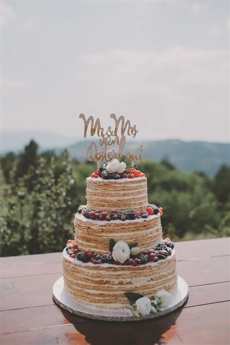 Millefoglie Nude Cake Multilayer Nude Cake With Cream And Berries