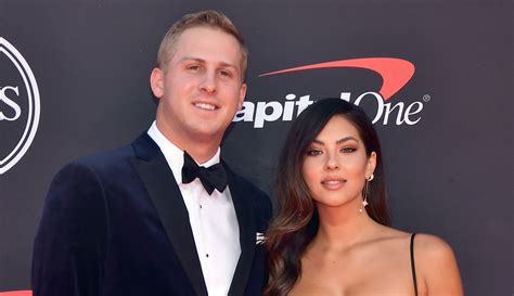 Lions Qb Jared Goff Is Engaged To Model Christen Harper Christen Harper Engaged Jared Goff