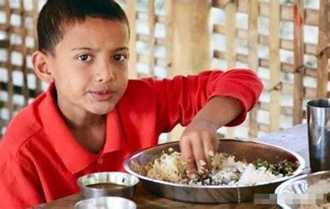 Đại sứ việt nam tại ấn độ phạm sanh châu chia sẻ trong cuộc đời của mình, kể cả những lúc nằm trong hầm trú ẩn để tránh máy bay ném bom của mỹ vào những năm 1970, chưa bao giờ ông cảm thấy lằn ranh giữa cái chết và sự sống lại mỏng manh đến thế. Người Ấn Độ không ăn thịt bò và thịt lợn, họ ăn loại thịt gì?