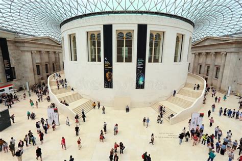 Il Corridoio Di British Museum Ed Il Soffitto Centrali Londra