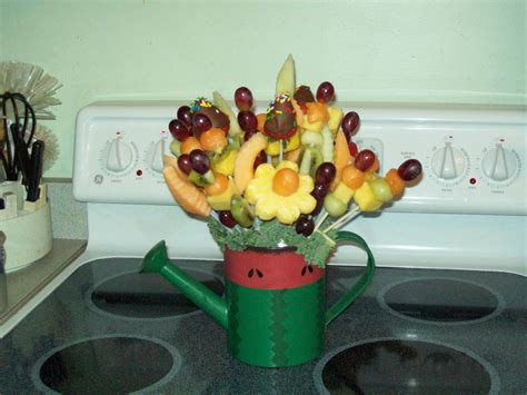 Pin By Connie On My Creations Edible Arrangements Edible Mothers Day