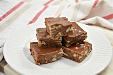 Use immediately, or let cool completely and refrigerate in an airtight container for up to 2 months. Paula Deen's 5-Minute Fudge - Sweet Pea's Kitchen