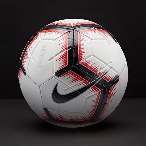 Ballon choisi et approuvé comme ballon officiel par un grand nombre de ligues européennes. Ballon Nike Strike Team FA Charter Standard - Blanc/Carmin ...