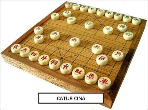 Xiangqi berada dalam keluarga yang sama dengan catur. Jenis Alat Muzik Tradisional Kaum Cina