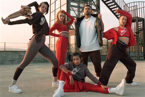 6 Hip Hop Dance Outfits That Celebrate Music And Movement Nike Ro