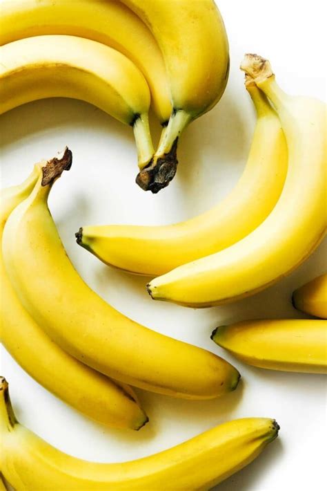 Bananas 101 How To Pick Bananas The Right Way Live Eat Learn