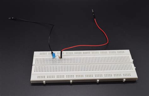 Tutorial How To Breadboard Led Learn With Edwin Robotics