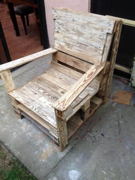 Wooden Pallet Chair - Easy Pallet Ideas
