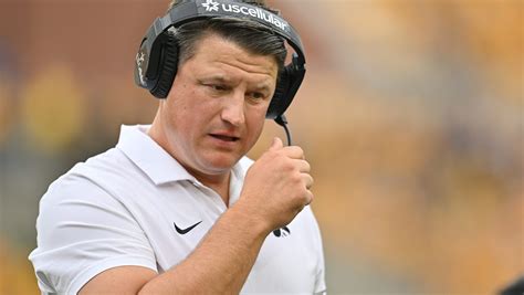 What Is Iowa S Drive For 325 Brian Ferentz Tries To Stay On Sideline