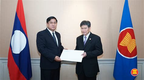 Permanent Representative Of Lao Pdr To Asean Presents Credentials To