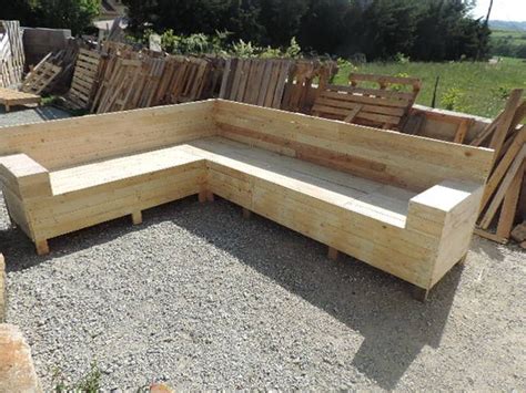 Moderne house vous propose 30 superbes idées avec descriptif, pour vous inspirer dans votre projet. Tuto pour créer un canapé d'angle en palettes | Les ...