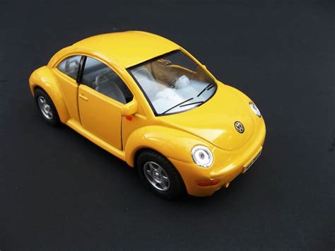 Kinsmart Volkswagen New Beetle 132 5 Diecast Metal Model Car Yellow