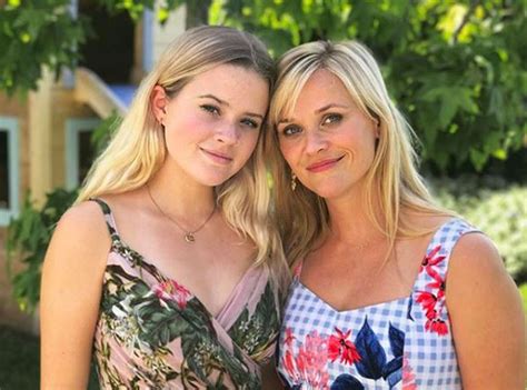 Flower Power From Photographic Evidence Reese Witherspoon And Ava Phillippe Are Actually Twins
