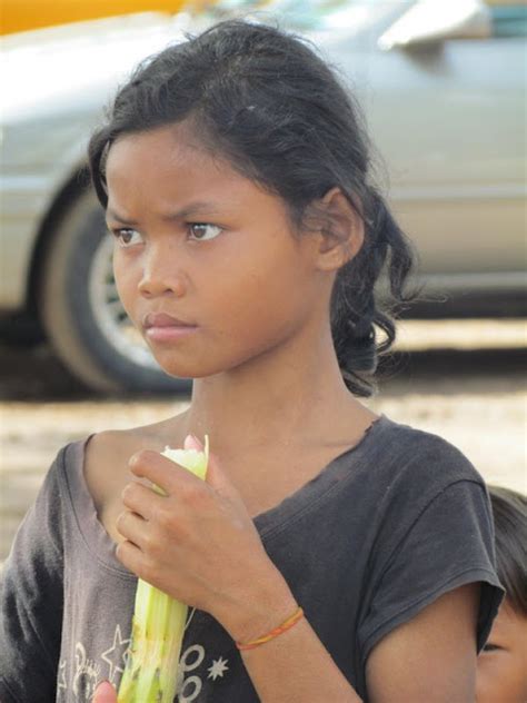 Cambodian Poor Girl On Street Khmer Daily News