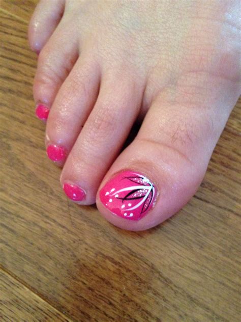 Pin By Charlotte On Nail Polish Colors Pink Toe Nails Pedicure Designs Toenails Gel Toe Nails