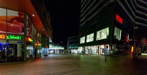 Apollo hotel almere is uniquely located in the middle of the city centre of almere. _DSC2116 | Almere city center by night | Hans Jan Dürr ...