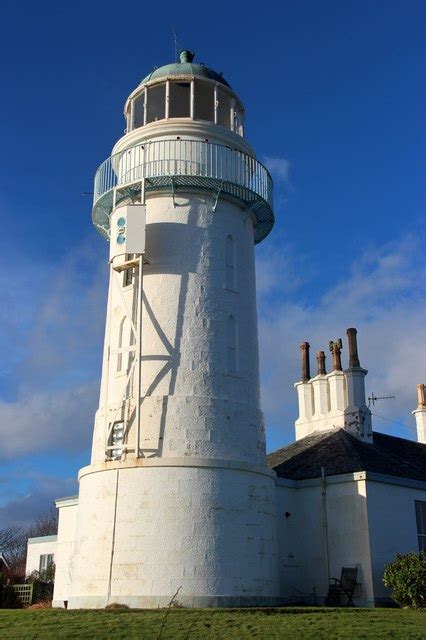 Toward Point Lighthouse © Alan Reid Cc By Sa20 Geograph Britain