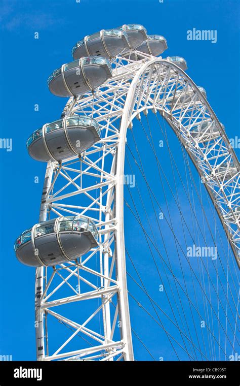 Ferris Wheel Capsule Hi Res Stock Photography And Images Alamy