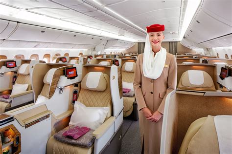 طيران الإمارات تكشف عن مقاعد أكثر رحابةً في درجة رجال الأعمال على طائراتها البوينج 777 200lr