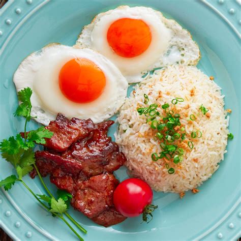 Tosilog Recipe Filipino Breakfast With Tocino Garlic Rice And Fried Eggs