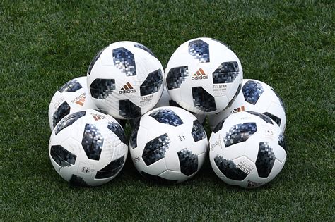 524 375 просмотров 524 тыс. Volete comprare il pallone ufficiale dei Mondiali? - Il Post