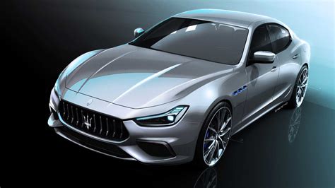 Maserati présente la première Ghibli à puissance hybride