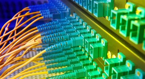 Posisi letak rt/rw net harus terjangkau dengan isp seperti jaringan fiber optic 4. Pengertian Fiber Optik Beserta Fungsi, Kelebihan dan Kekurangannya
