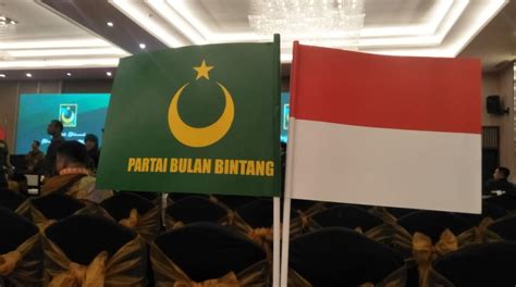 Jadi, kedua bendera milik malaysia dan amerika serikat memiliki. Gambar Bulan Dan Bintang Bendera Malaysia : Tengkorak Ikan ...