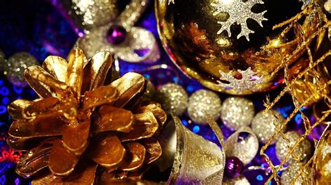 Gold Christmas Balls Wallpapers High Quality Download Free