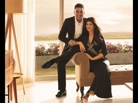Akshay Kumar And Twinkle Khanna Look So Much In Love In This New Picture Filmibeat