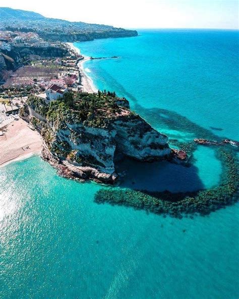 Legend has it that tropea was founded by mythological hero hercules. Tropea, Italy 🇮🇹 (With images) | Beautiful places ...
