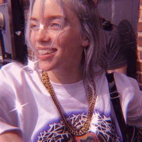 Her signature black hair with green roots are no more, last seen at the grammy awards this past weekend. Instagram | Hair wrap, Hair styles, Billie eilish