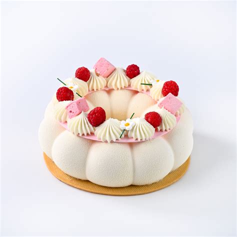 Raspberry Vanilla Mousse Cake 2 Pounds The Online Shop At Mandarin Oriental Bangkok