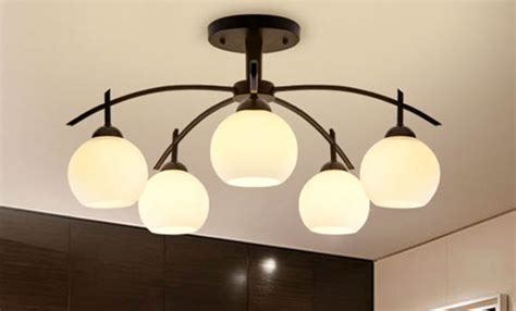 Tampaknya sepele, tetapi penampilan asal akan membuat nilai estetika yang jatuh dari rumah. 30+ Model Lampu Plafon Ruang Tamu Minimalis yang Terlihat ...
