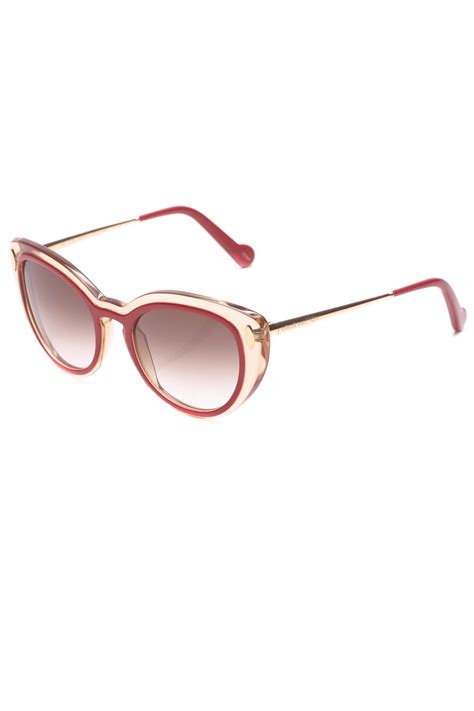 The catogram collection is a capsule collection designed by louis vuitton's nicolas ghesquière and former vogue creative director and avid cat illustrator grace. Vintage inspired chic | Louis vuitton red, Cat eye ...