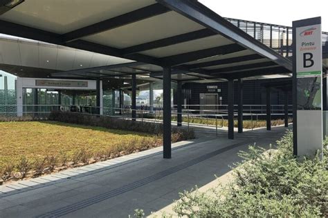 Forms, patterns and interior finishes within the station feature a modern contextual interpretation of an islamic corporate theme. Tun Razak Exchange MRT Station, MRT station within the 70 ...