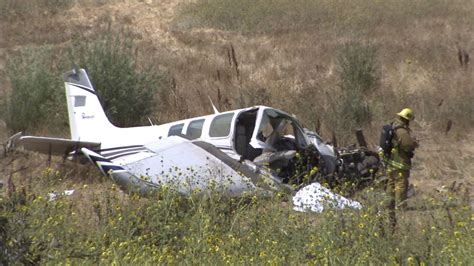 Pilot Killed When Small Plane Crashes In Sylmar Near 405 Fwy Abc7 Los