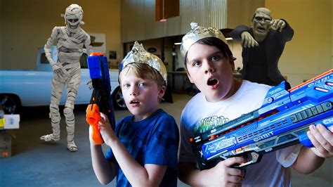 Watch as ethan, cole, mom, and dad play this epic roblox video game and try to be the. Preparing for the Halloween Monsters! Sneak Attack Squad ...