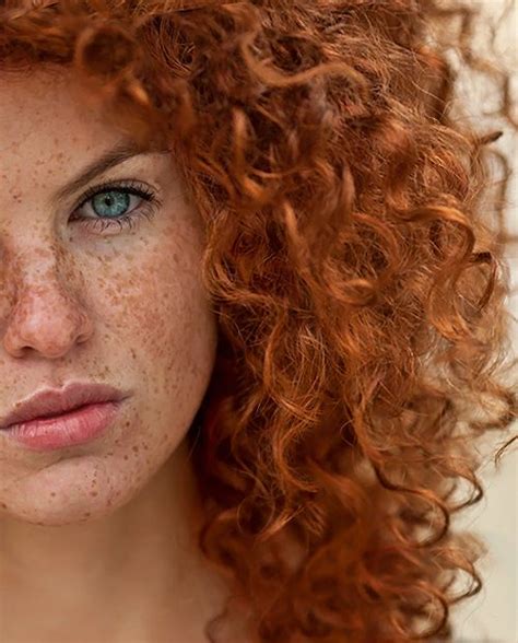 Sommersprossen Rotes Haar Und Locken Beautiful Freckles Beautiful Red Hair Gorgeous Redhead