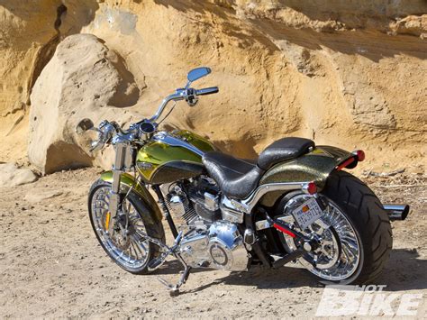 The breakout is powered by a 1745 cc engine. Incredible motorcycle Harley-Davidson CVO Breakout ...