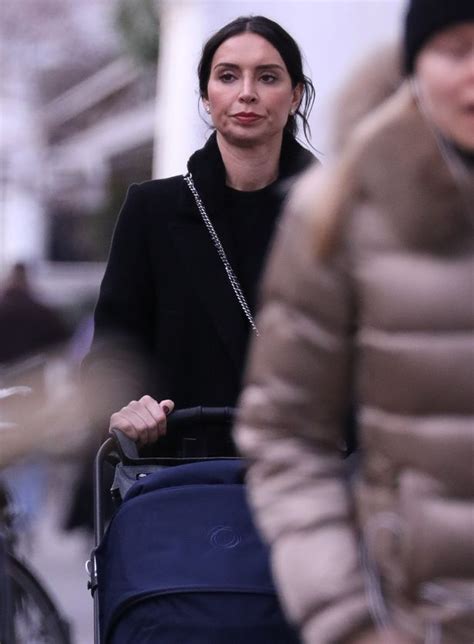 Christine Lampard Effortlessly Glam As She Takes Baby Patricia Out For A Stroll Irish Mirror